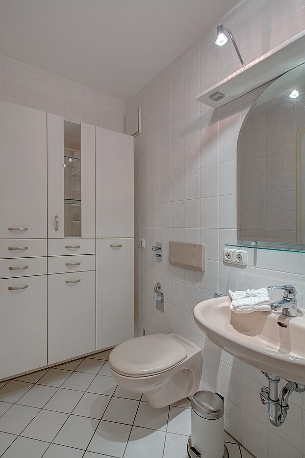 Apartamento de 2 habitaciones | München-Ramersdorf | 2207ML11 | Helles Bad...