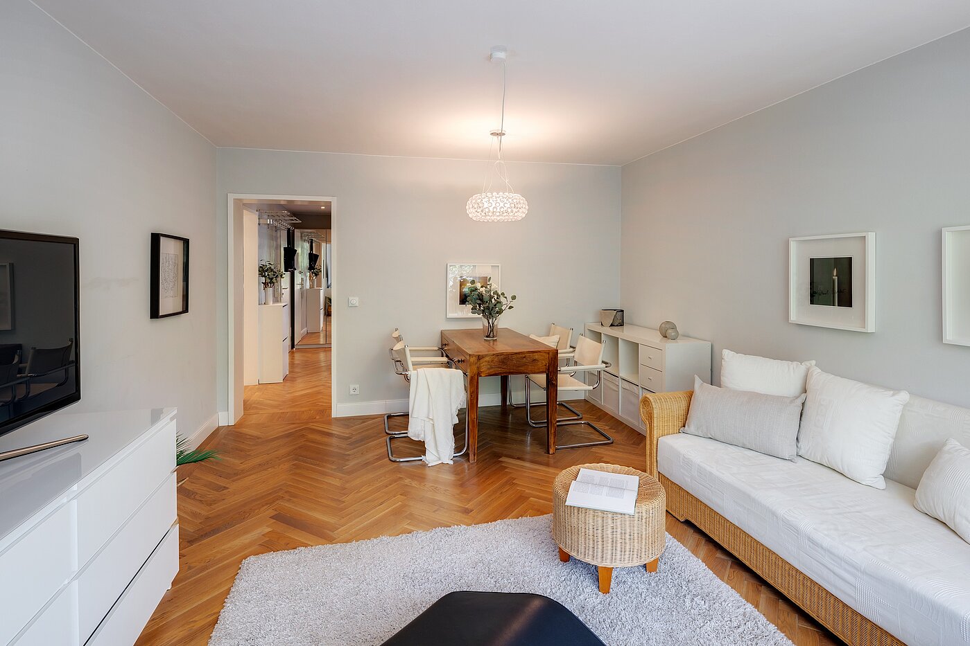 Apartamento de 2 habitaciones | München-Thalkirchen | 2204ML5 | ...mit Vintage-Design-Klassikern