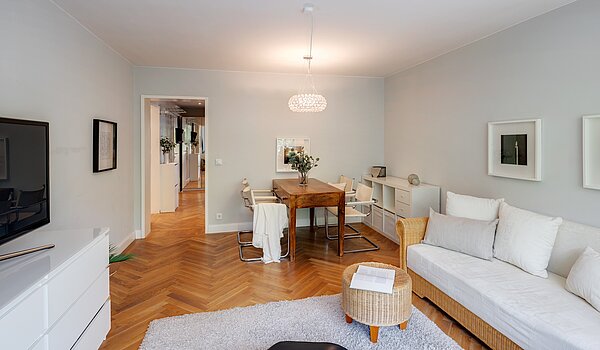 Apartamento de 2 habitaciones | München-Thalkirchen | 2204ML5 | ...mit Vintage-Design-Klassikern