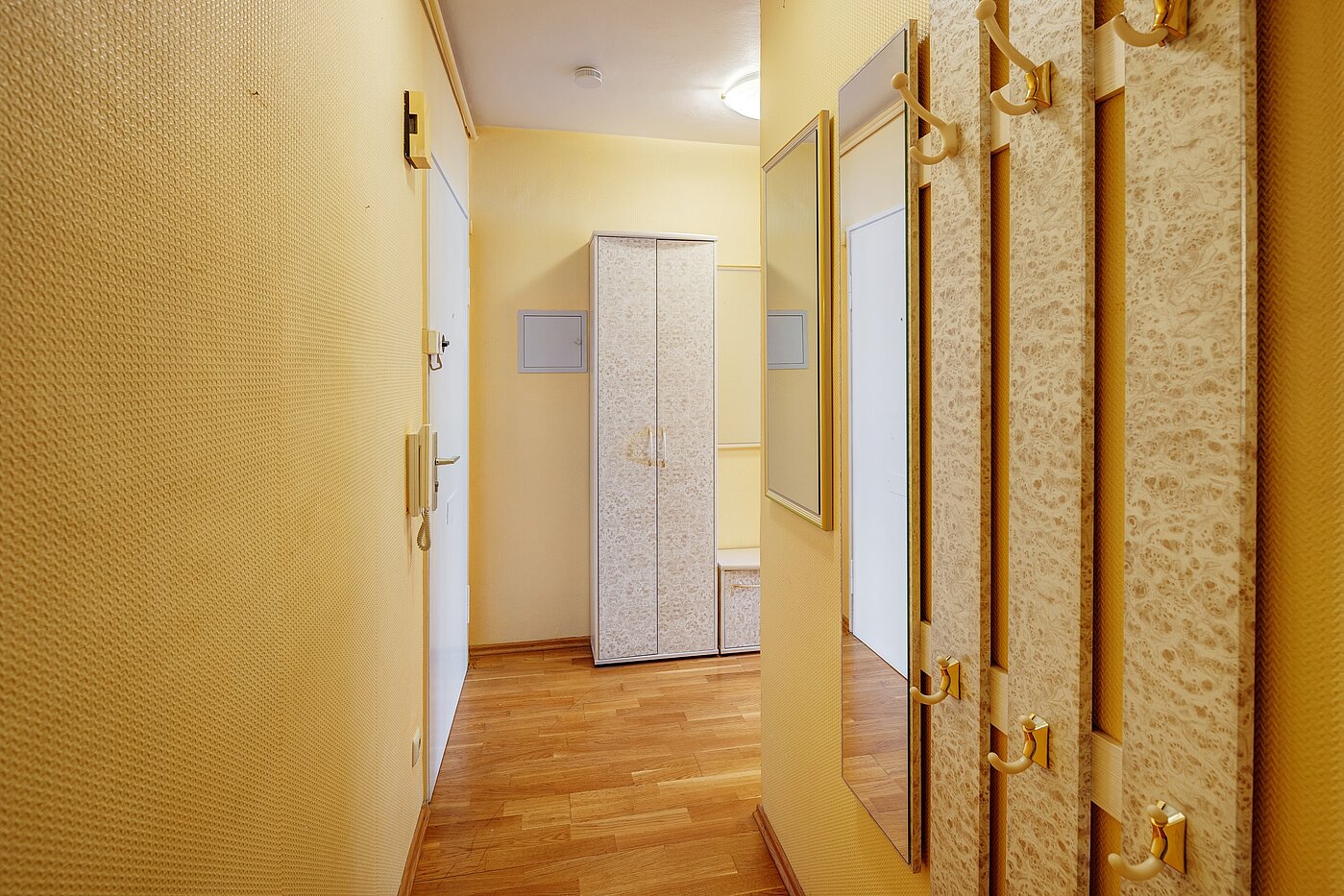 Apartamento de 2 habitaciones | 70075 | Diele mit...