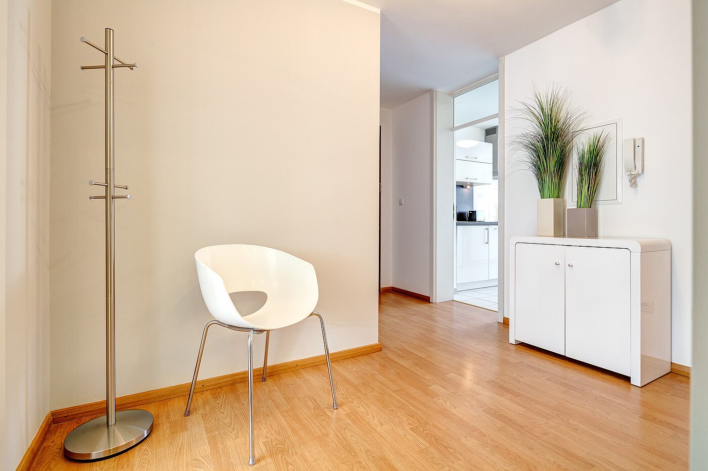 Apartamento de 2 habitaciones | München-Schwabing | 70102 | ...mit Platz für einen Garderobenschrank