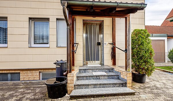 Casa unifamiliar  de 6 habitaciones | Unterschleißheim | 2209ML7 | Hauseingang