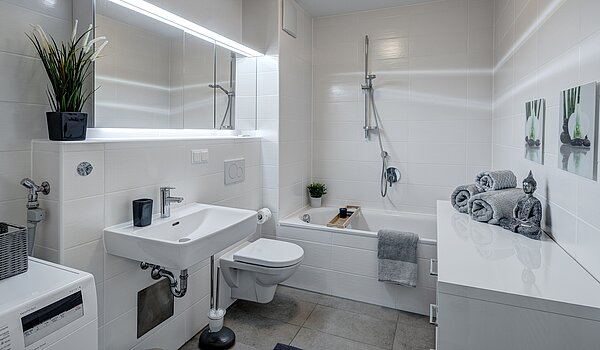 Apartamento de 3 habitaciones | 70483 | Masterbad mit Wann