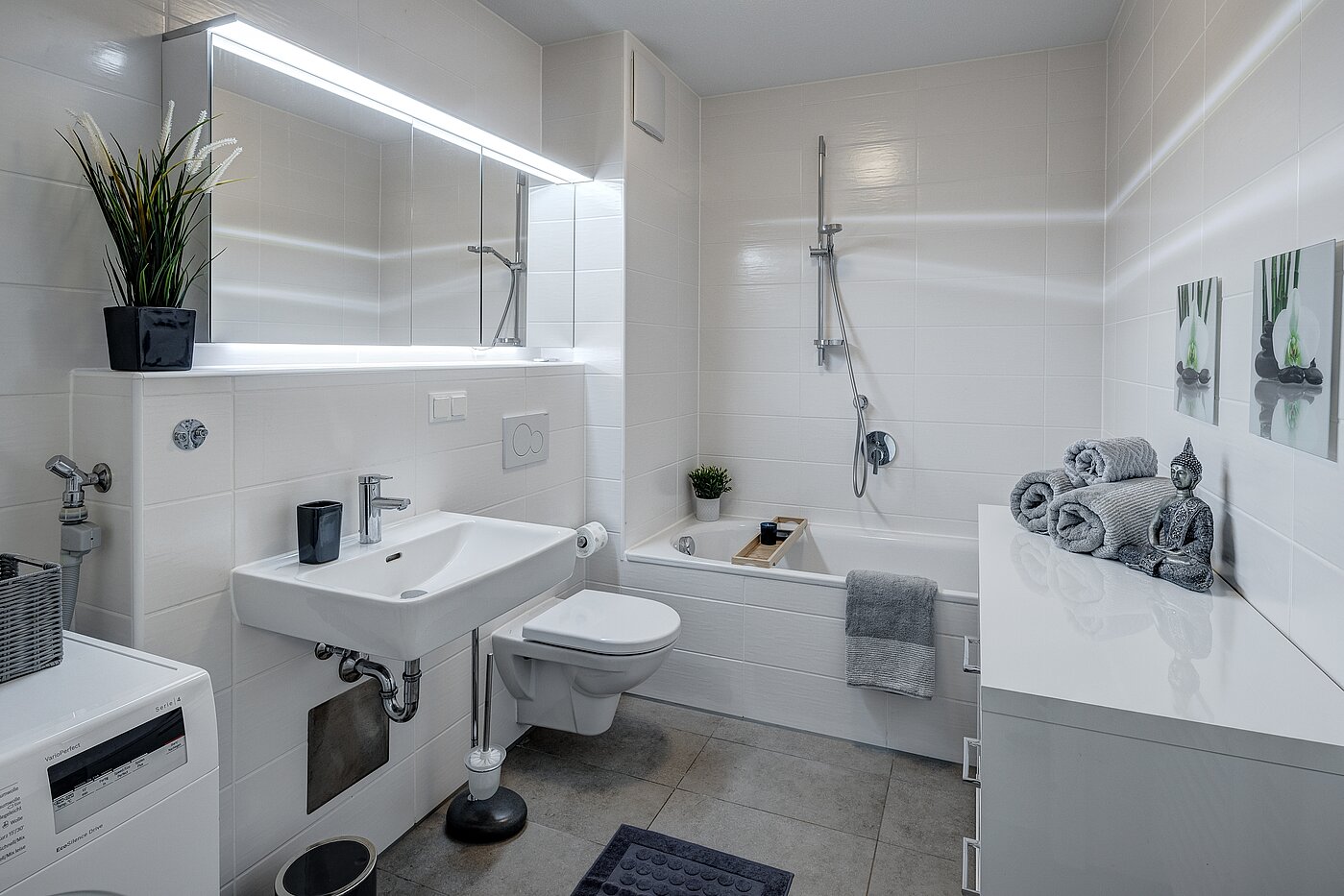 Apartamento de 3 habitaciones | 70483 | Masterbad mit Wann