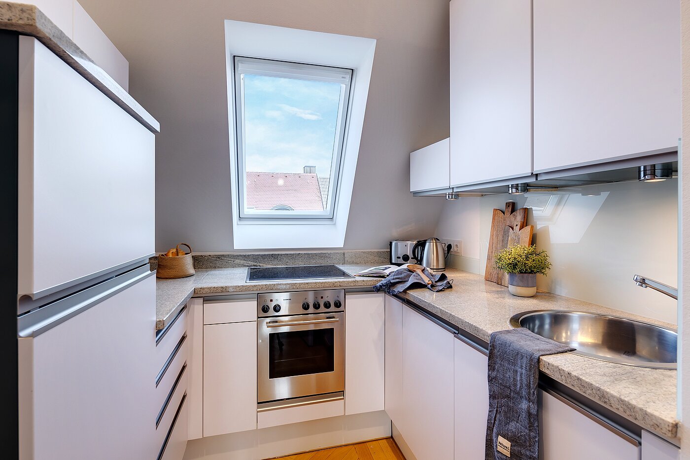 Apartamento de 2 habitaciones | München-Schwabing | 2208ML2 | Geschmackvolle Einbauküche...