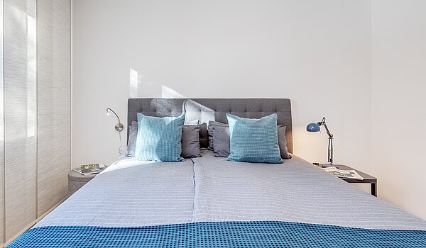 Piso en planta baja de 2 habitaciones | München-Moosach | 70462 | Großes Bett