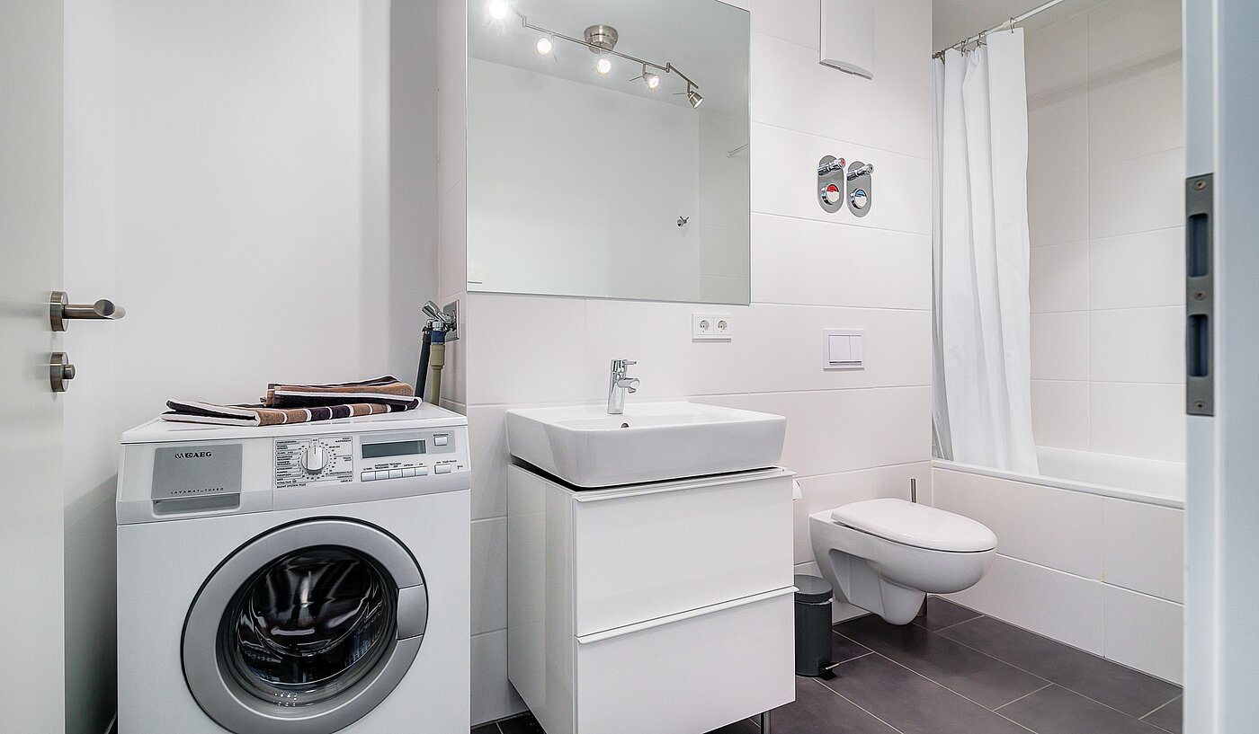 Apartamento de 3 habitaciones | München-Moosach | 70164 | Badezimmer mit Waschmaschinenanschluss..