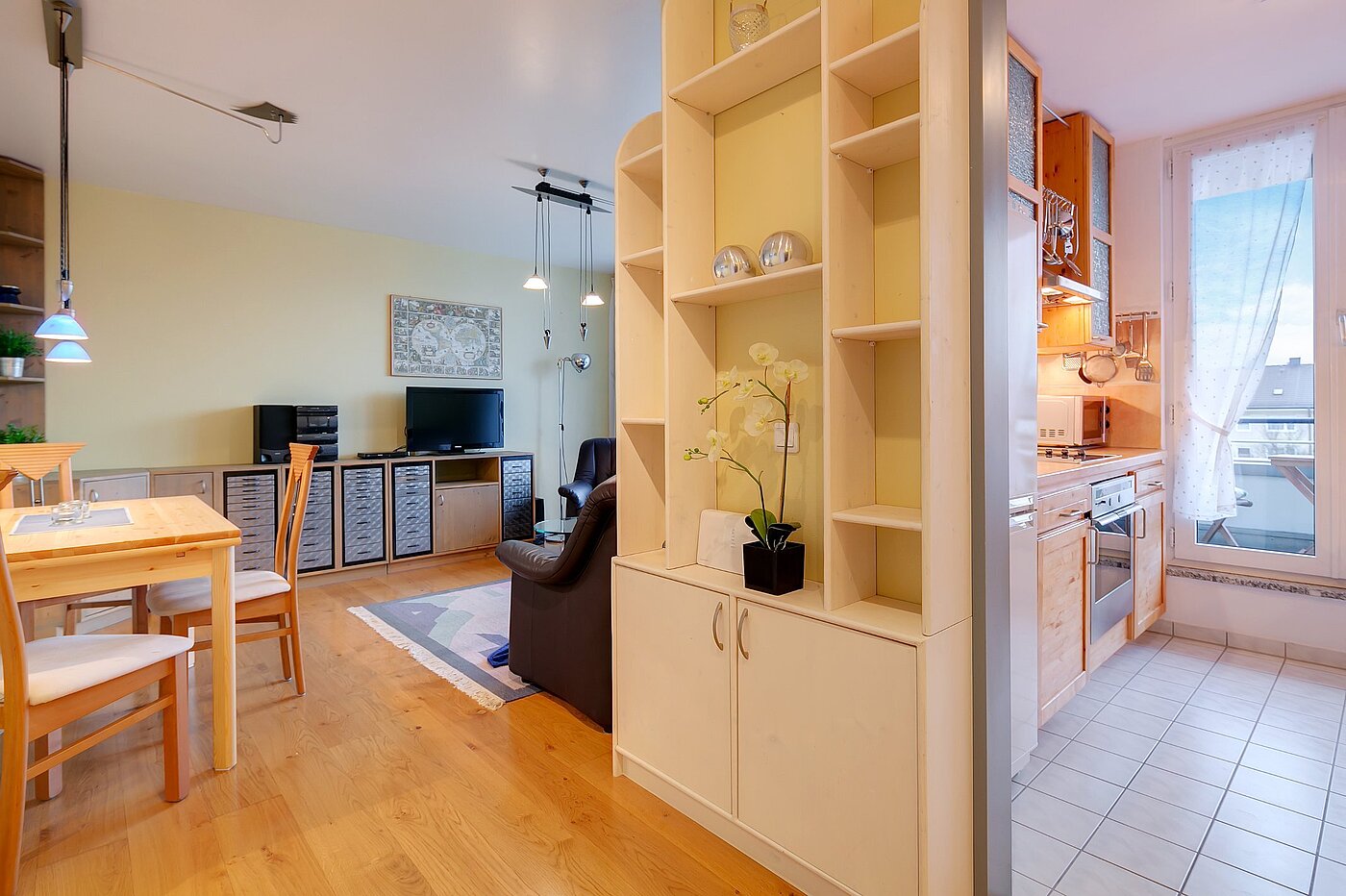 Apartamento de 2 habitaciones | München-Sendling-Westpark | 2102ML6 | Blick Wohnen und Küche