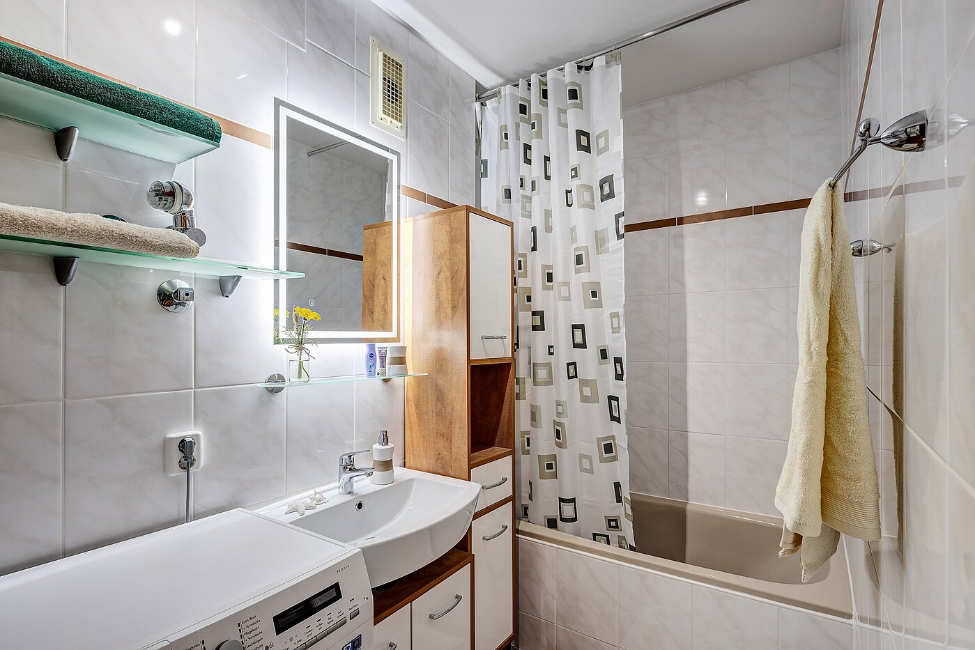 Apartamento de 1 habitación | München-Bogenhausen | 70070 | Badezimmer mit Wanne