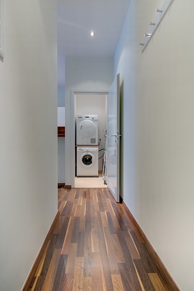 Piso en planta baja de 4 habitaciones | München-Neuhausen | 70471 | Flur vom Eingang kommend