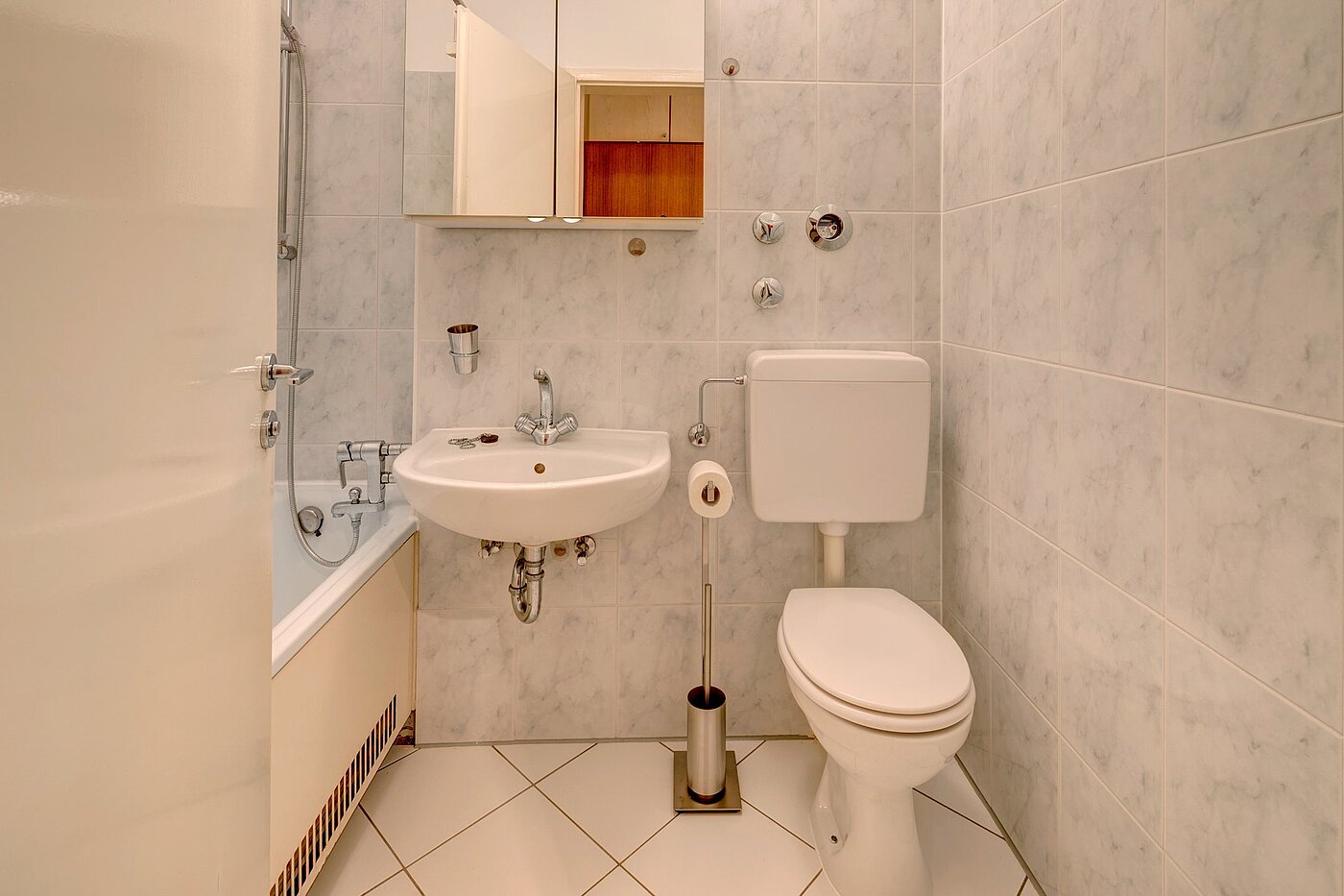 Entresuelo  de 1 habitación | München-Neuhausen | 1911ML10 | Bad