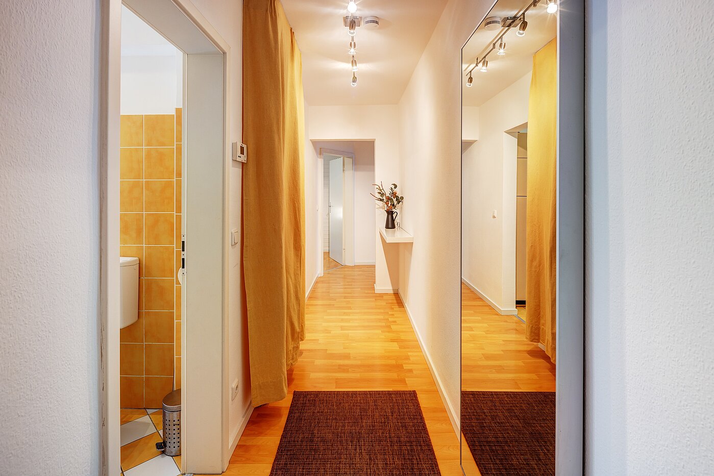 Apartamento de 2.5 habitaciones | München-Isarvorstadt | 70121 | Flur vom Eingang kommend