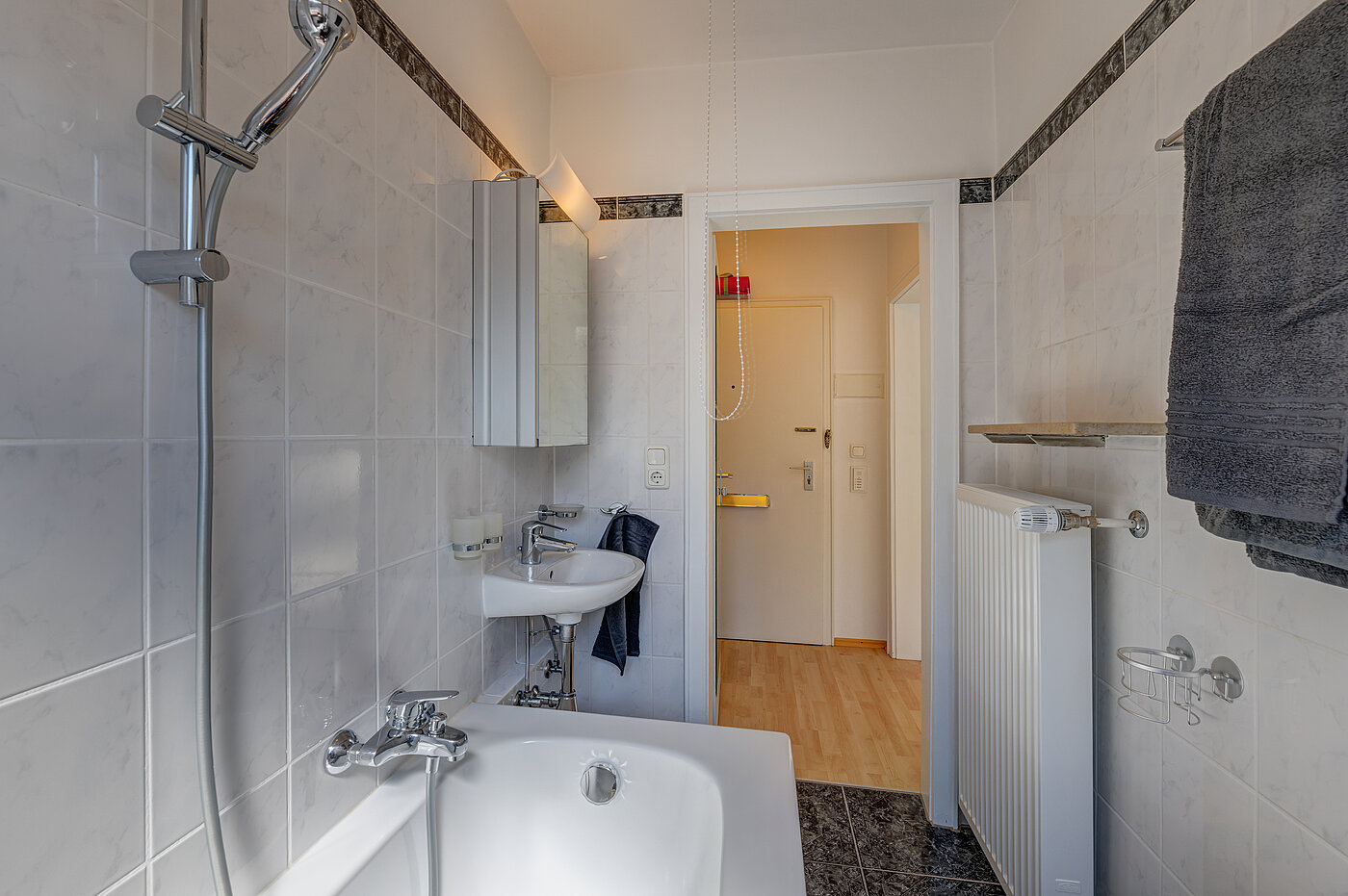 Apartamento de 1 habitación | München-Schwabing | 70449 | Hell gefliestes ...