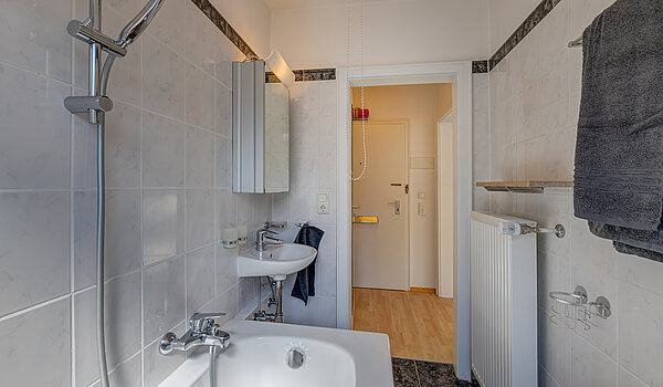 Apartamento de 1 habitación | München-Schwabing | 70449 | Hell gefliestes ...