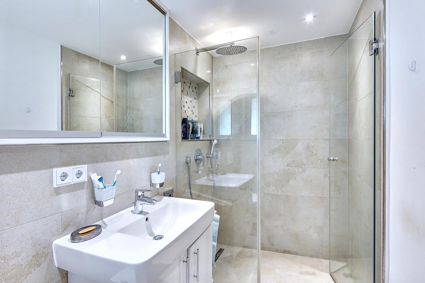 Casa unifamiliar  de 8 habitaciones | 70229 | Neues Bad mit Dusche...