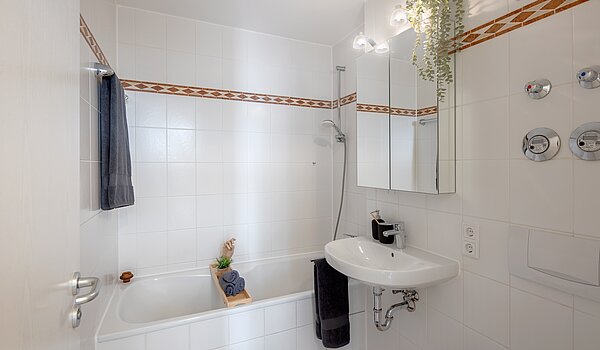 Piso en planta baja de 2 habitaciones | München-Laim | 70464 | ...modernen Bad