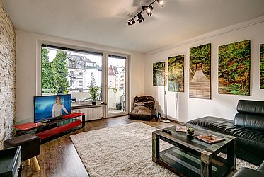 Maxvorstadt: Piso soleado de 2,5 habitaciones en un patio tranquilo