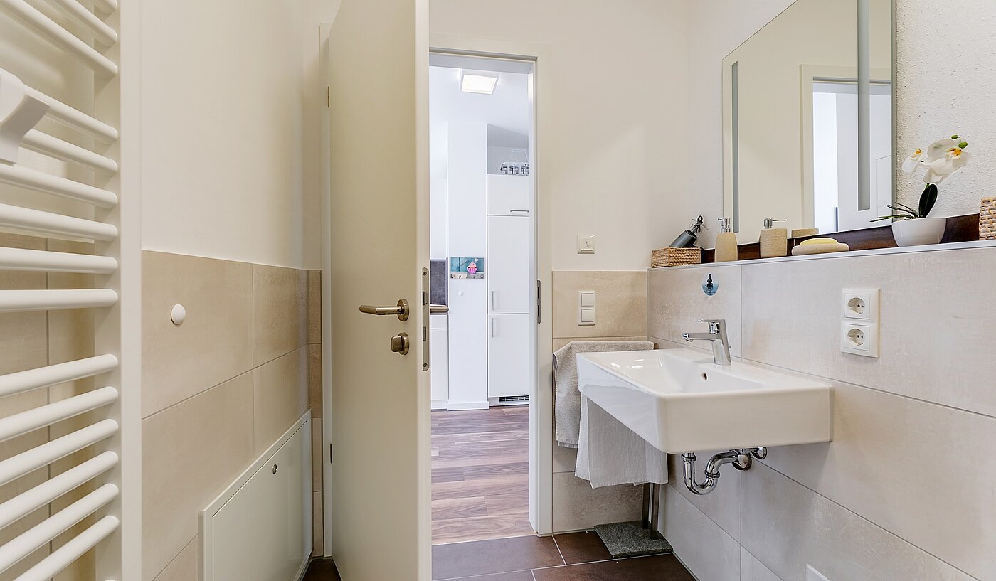 Piso en planta baja de 1 habitación | München-Milbertshofen | 2202ML8 | ...und Handtuchheizkörper