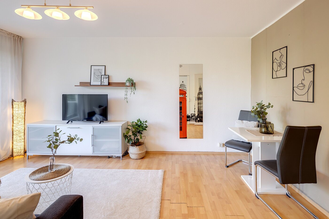 Apartamento de 2 habitaciones | München-Sendling-Westpark | 2204ML2 | Helles Wohnzimmer...