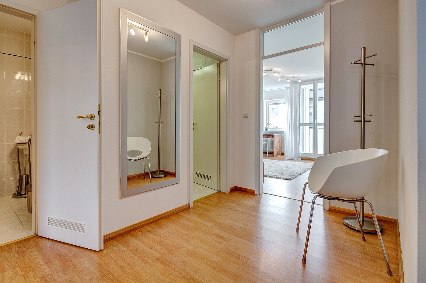 Apartamento de 2 habitaciones | München-Schwabing | 70102 | Großzügige Diele...