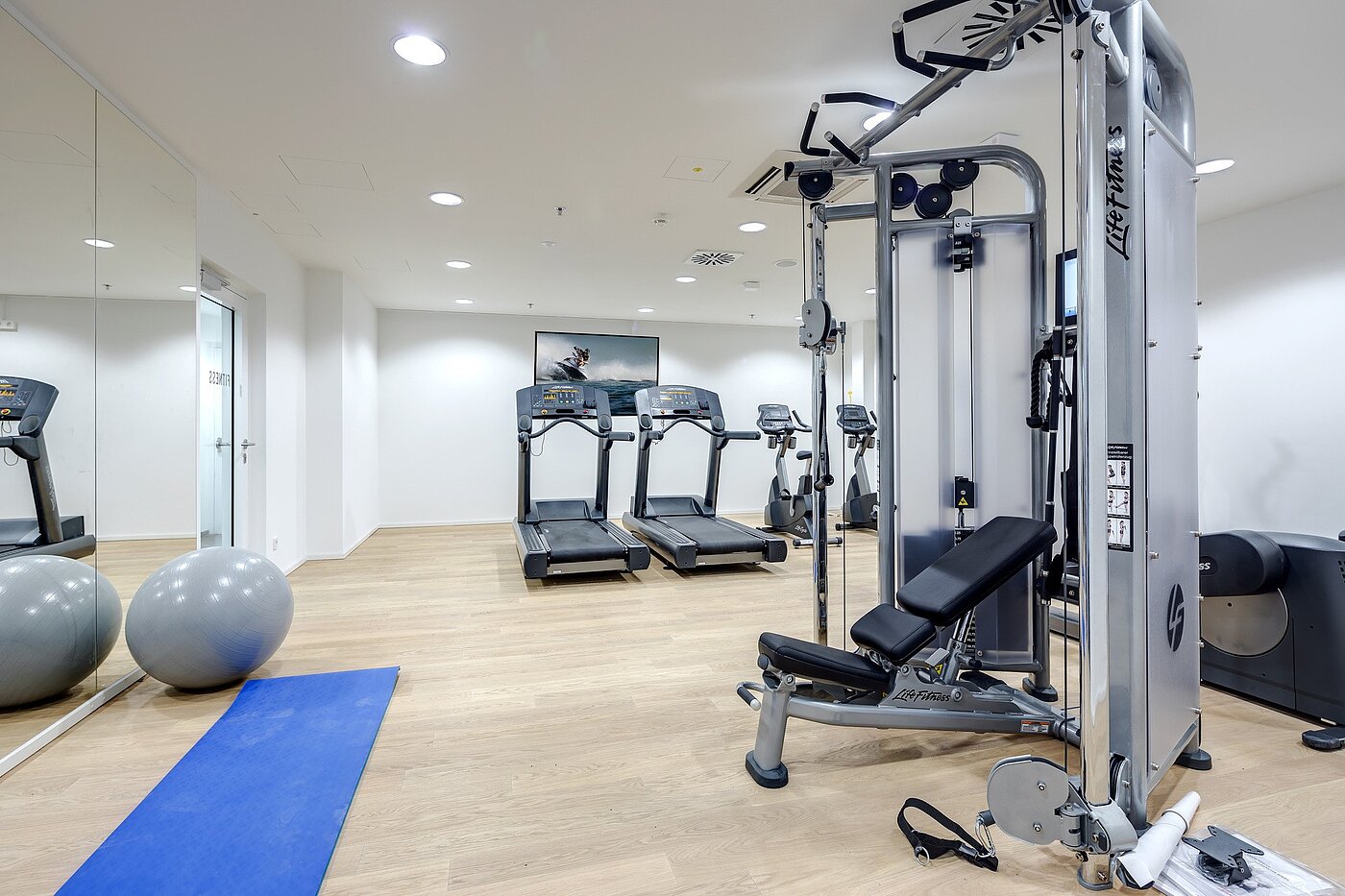 Apartment de 1.5 habitaciones | München-Neuhausen | 703131 | Fitnessbereich