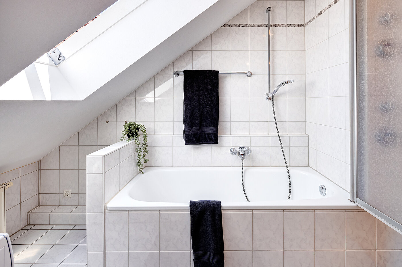 Apartamento de 2 habitaciones | Unterschleißheim | 70138 | ...Fenster und Badewanne