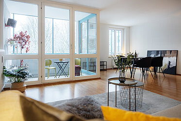 Bogenhausen-Denning: Apartamento de 3 habitaciones con balcón sur