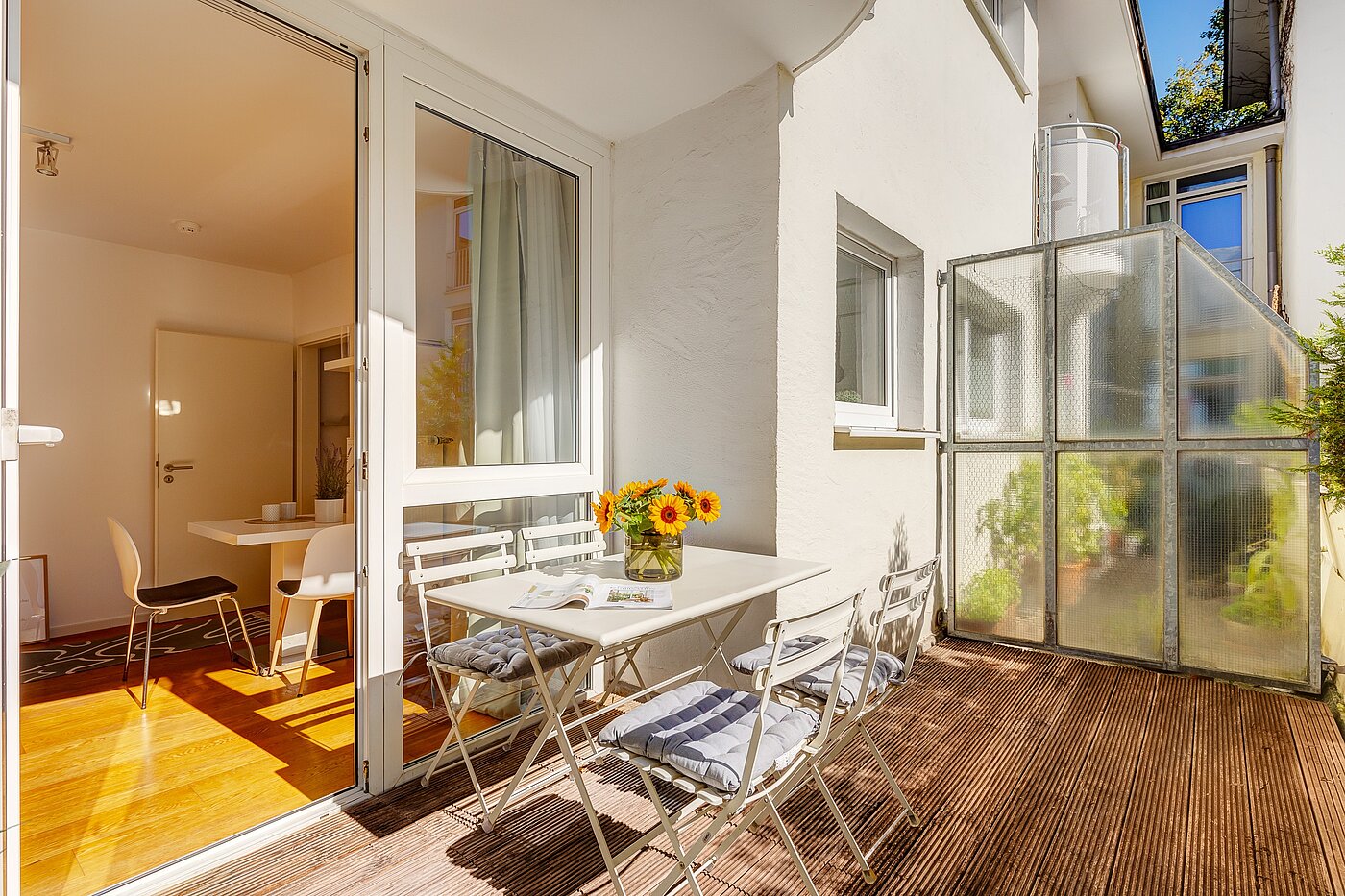 Apartamento de 1 habitación | München-Maxvorstadt | 70027 | Große Süd-Terrasse zum Innenhof