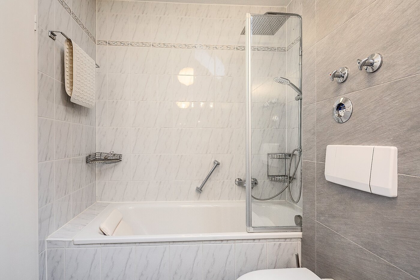 Apartamento de 2 habitaciones | Unterhaching | 2004ML7 | geschmackvolles Bad