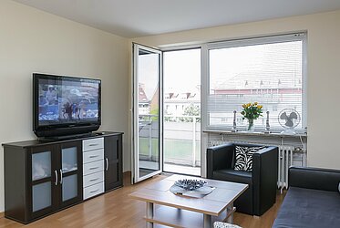 Neuhausen: Apartamento luminoso de 2 habitaciones con balcón