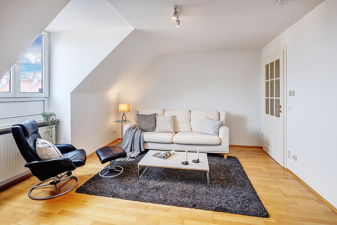 Piso ático de 2 habitaciones | München-Au | 2209ML3 | Gemütliches Wohnzimmer...