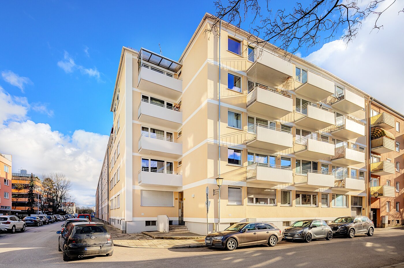 Apartamento de 2 habitaciones | München-Milbertshofen | 701801 | Ansicht von der Straße aus