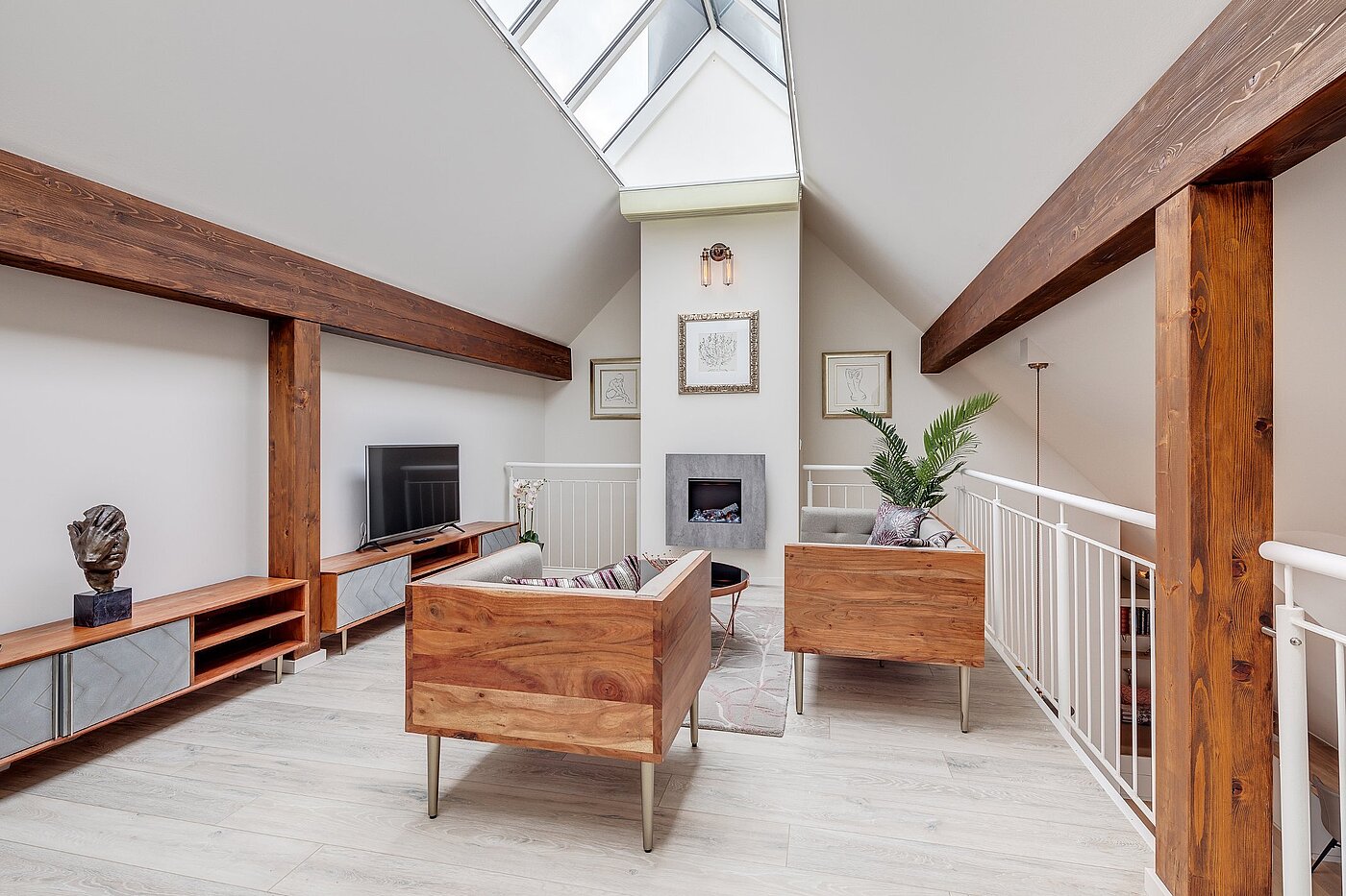 Apartamento de 2.5 habitaciones | München-Moosach | 2012ML4 | ... die Galerie mit Kamin