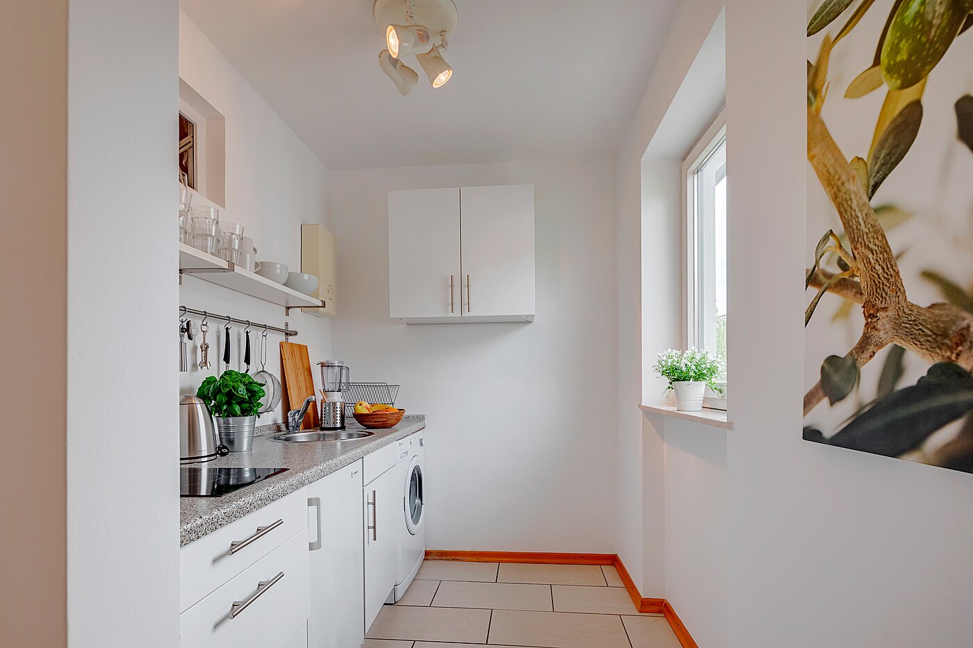Apartamento de 2 habitaciones | München-Schwabing | 70130 | Küche mit Fenster...