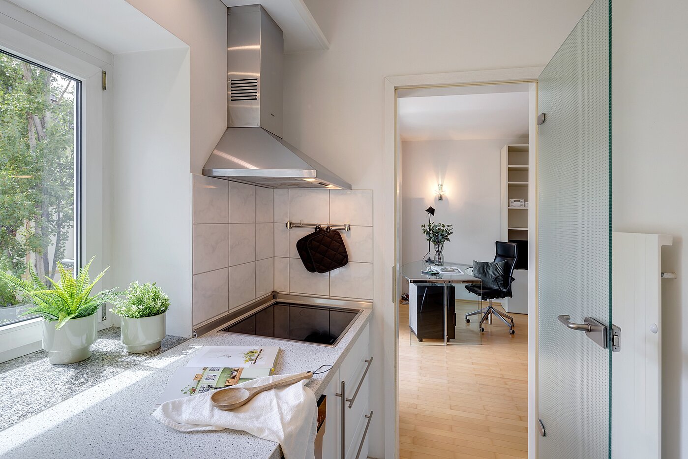 Apartamento de 1 habitación | München-Maxvorstadt | 2206ML5 | ...schöner Einbauküche
