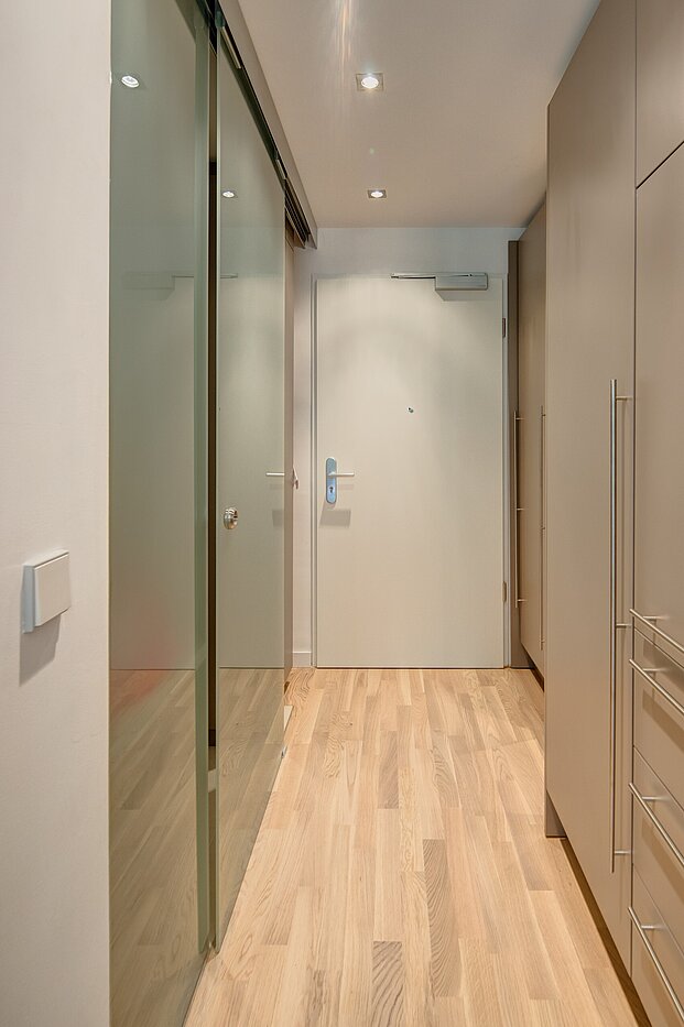Piso en planta baja de 1 habitación | München-Bogenhausen | 2301ML3 | Diele mit praktischen Einbauten