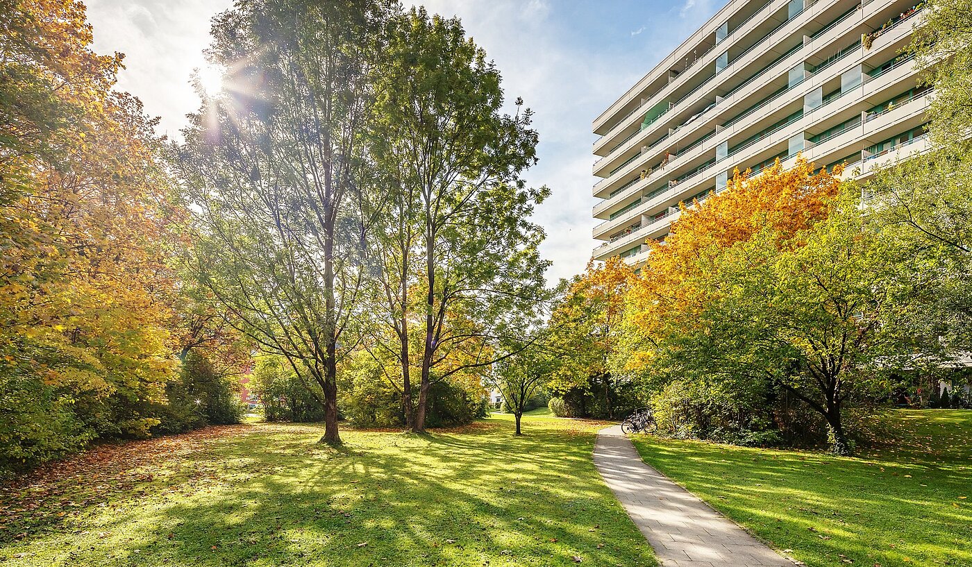 Apartamento de 2 habitaciones | München-Sendling-Westpark | 2010ML9 | Grüner Innenhof
