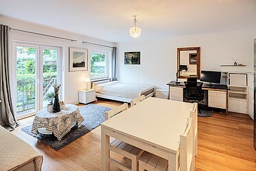 Haidhausen: tranquilo apartamento de 1 habitación en entresuelo con pequeño jardín, disponible próximamente.
