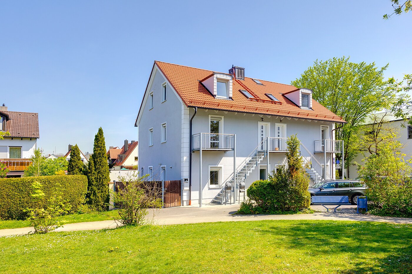 Casa adosada  de 6.5 habitaciones | Unterschleißheim | 70122 | Ansicht von der Alleestraße