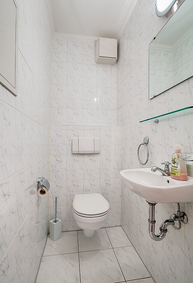 Apartamento de 2 habitaciones | München-Schwabing | 2102ML3 | Das separate WC