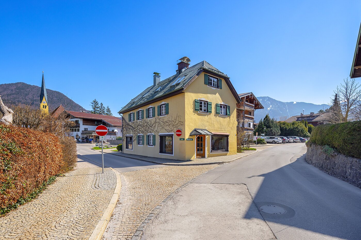 Mehrfamilienhaus de 11 habitaciones | Rottach-Egern | 70215 | In unmittelbarer Nähe zum See.