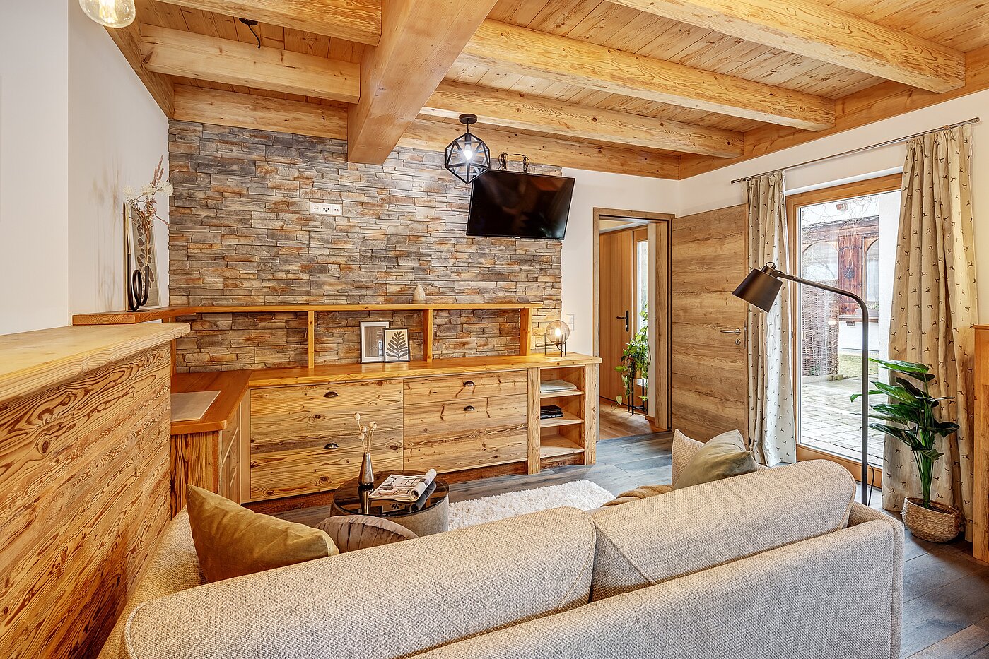 Apartamento de 6 habitaciones | 70095 | ...mit gemütlichem Sofa...