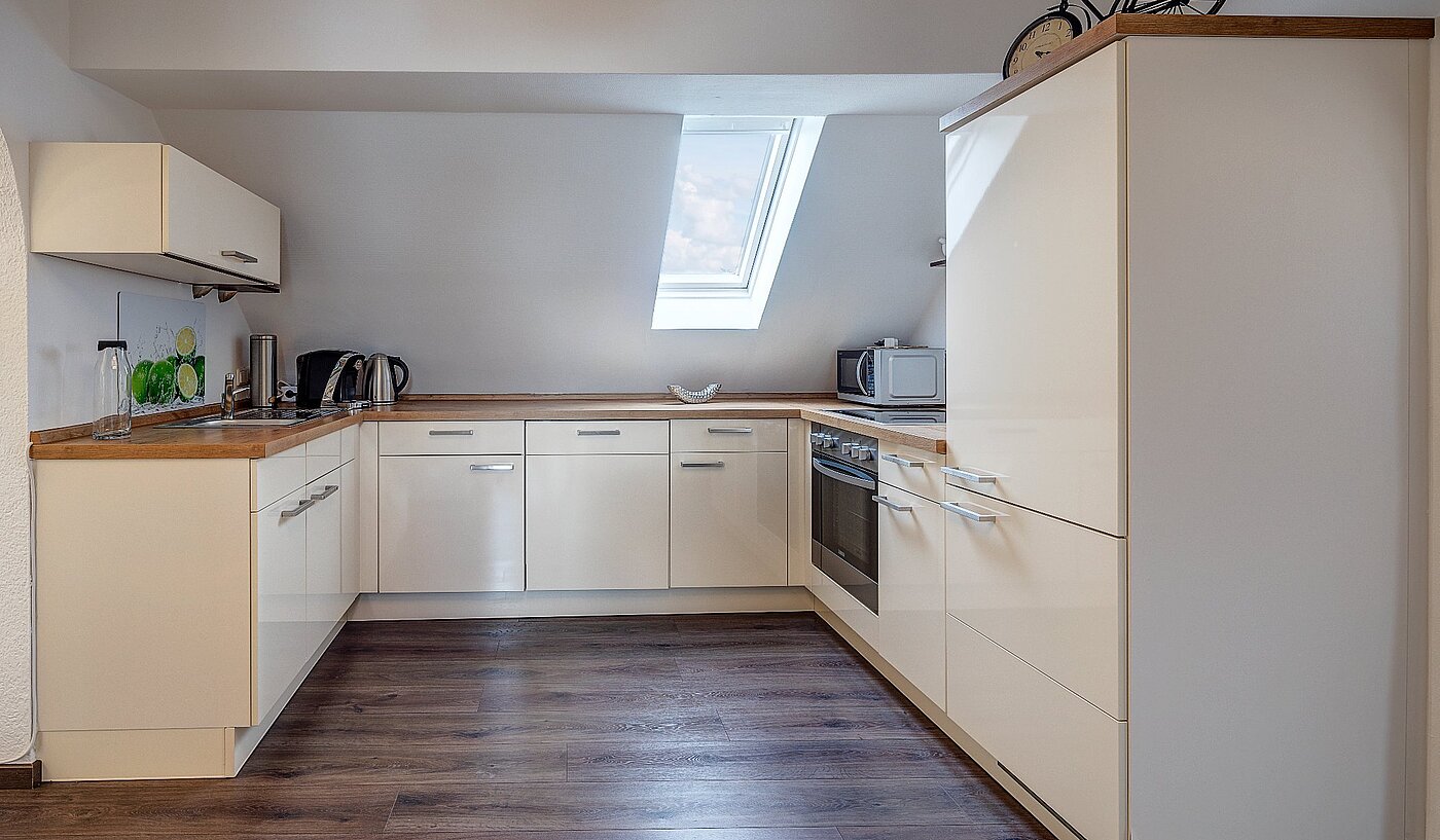 Piso ático de 3 habitaciones | München-Hasenbergl | 1803ML5 | Schöne Einbauküche