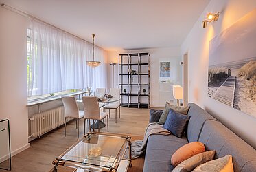 Sendling-Westpark: Piso de 2 habitaciones reformado con balcón, listo para entrar a vivir