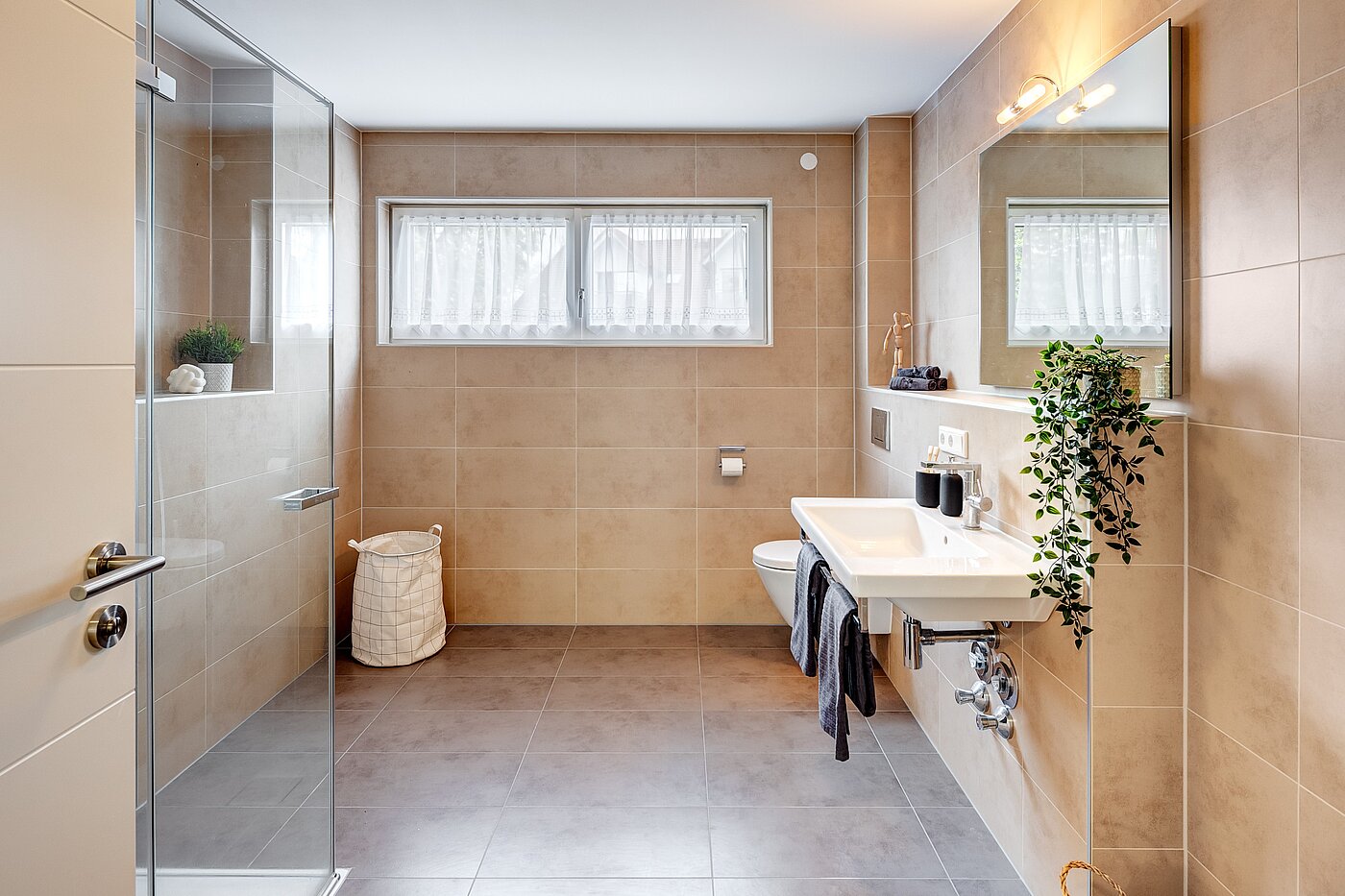Apartamento de 3 habitaciones | Gauting | 70116 | Bad mit Fenster