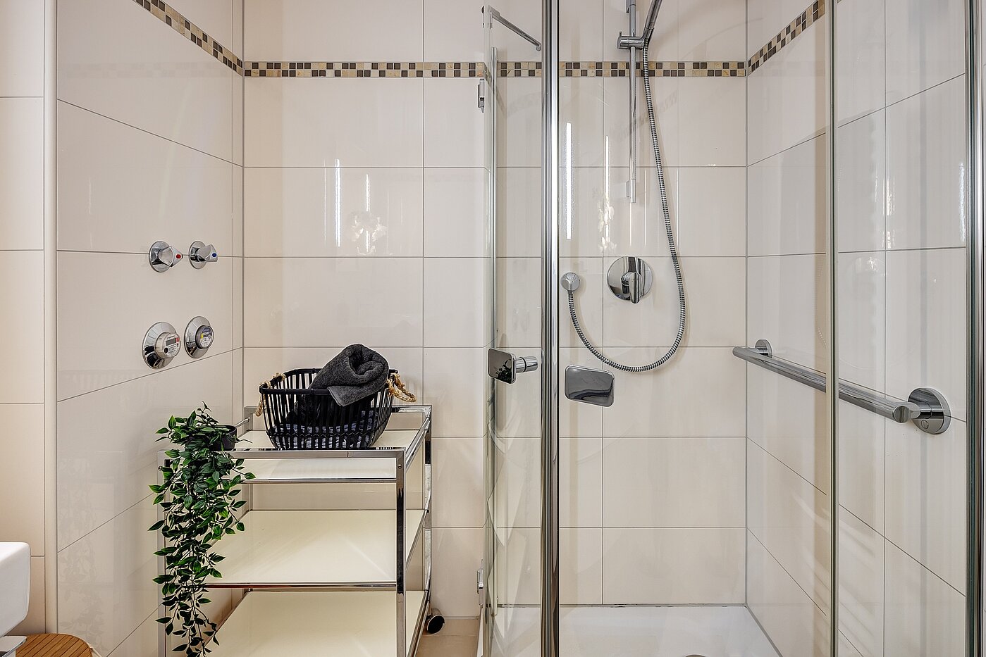 Apartamento de 2.5 habitaciones | München-Nymphenburg | 2204ML61 | ...mit Dusche