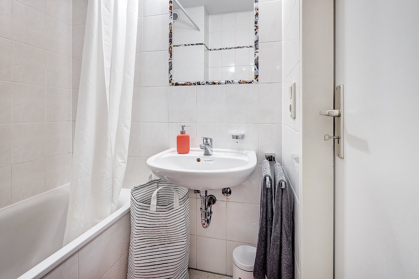 Apartamento de 1 habitación | München-Isarvorstadt | 2108ML10 | ... ganz in Weiß