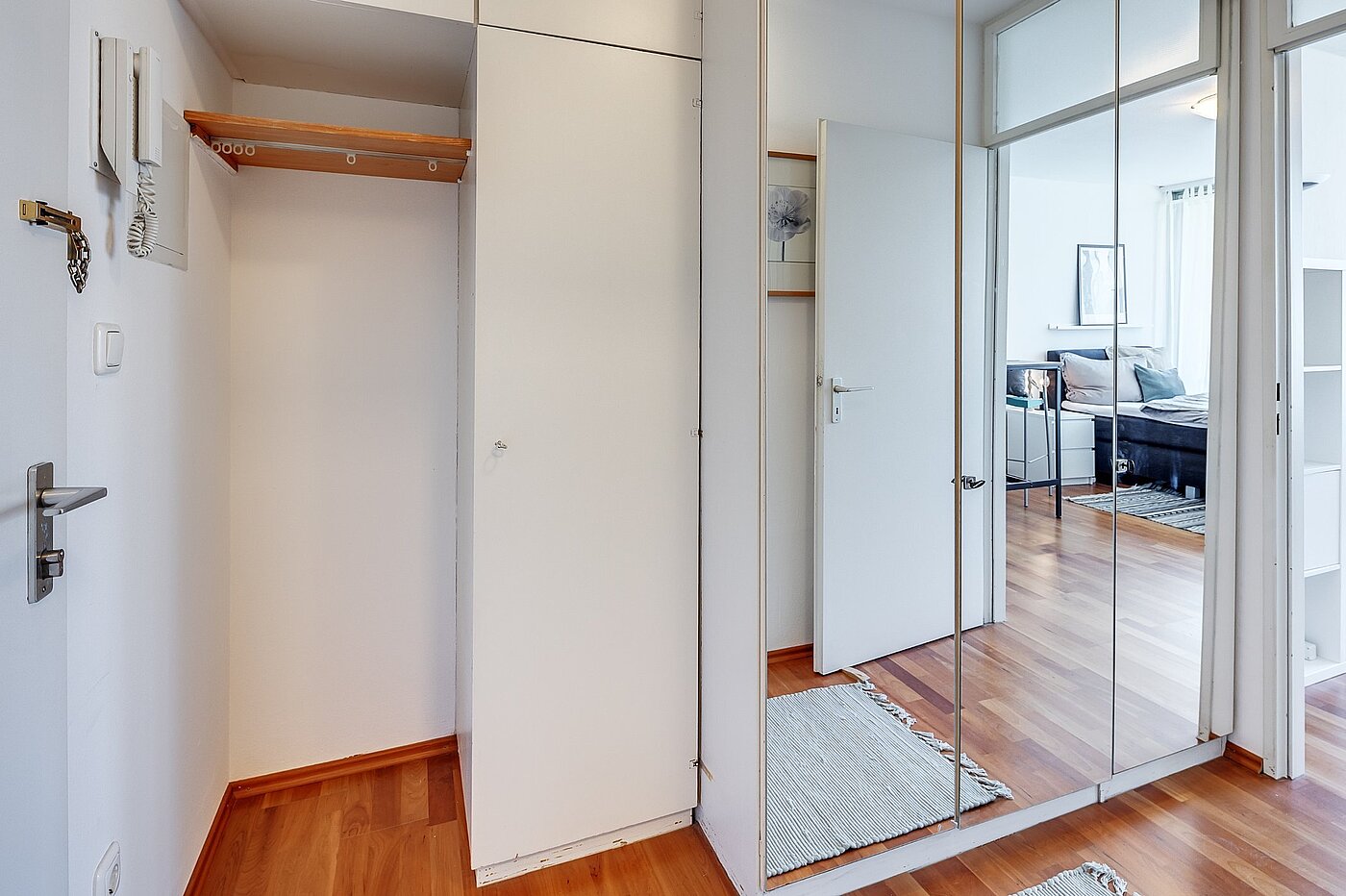 Apartamento de 1 habitación | München-Bogenhausen | 2103ML6 | Kleiderschrank mit Garderobe