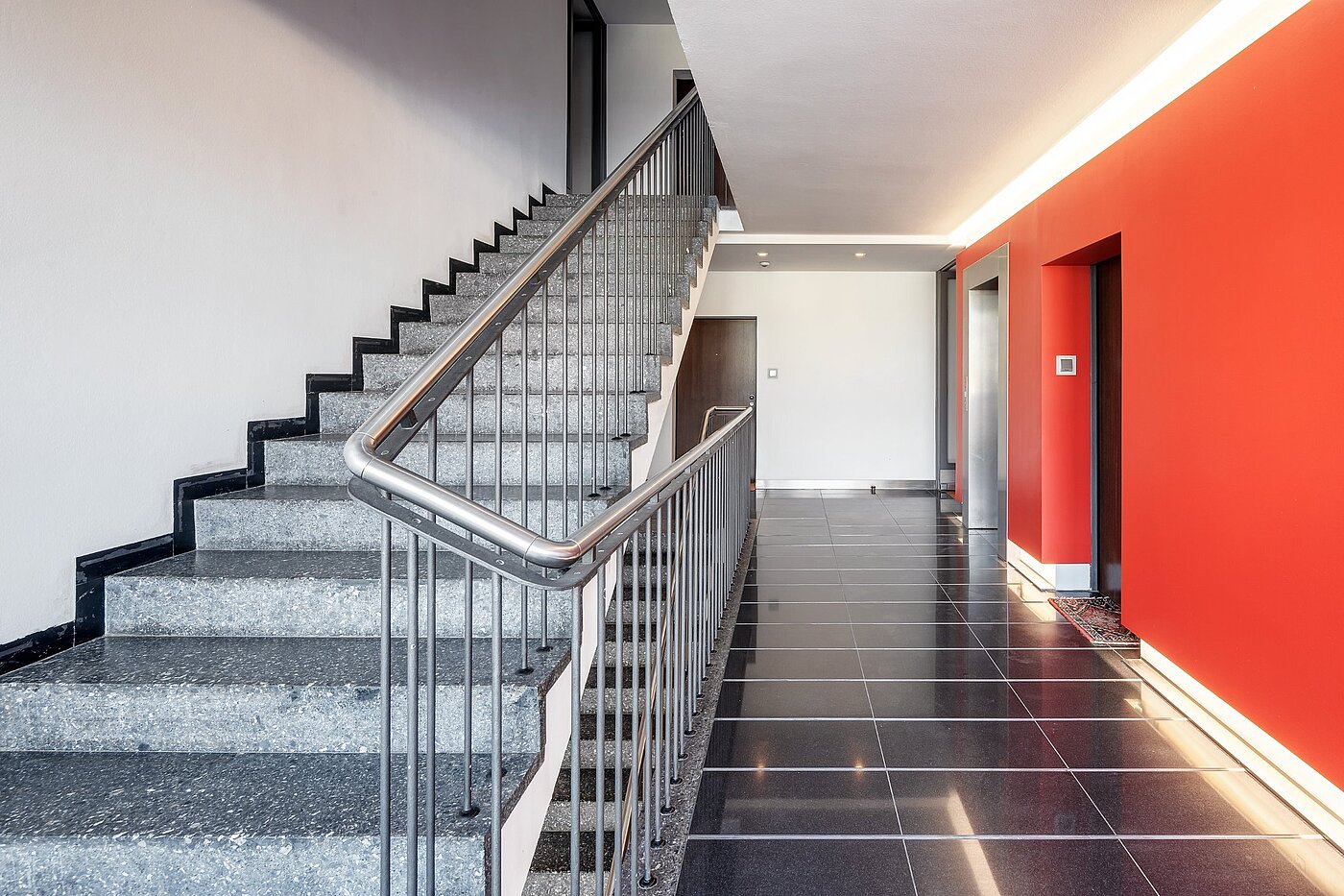 Apartamento de 1 habitación | München-Haidhausen | 2001ML3 | Treppenhaus mit Lift