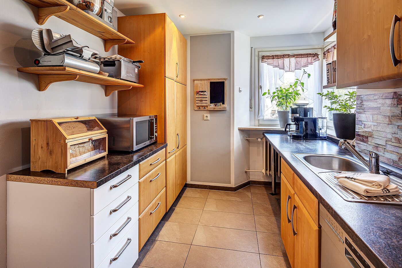 Adosado esquinero de 6 habitaciones | Germering | 70033 | Küche mit Fenster